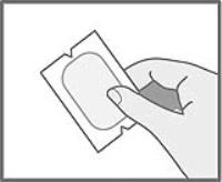 A clear, protective liner covers the sticky side of the patch – the side that will be put on your skin. The liner has triangular notches in the middle to help you remove it from the patch. With the sticky side facing you, tear half of the liner away from the patch starting at the middle notch, as shown in the illustration below 